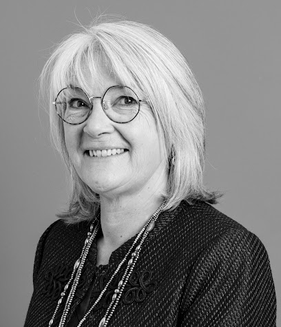 Véronique Rey Thouvard-Conseillere-Immobilier-Luxe-Et-Prestige-Capifrance-La-Londe-Les-Maures Agence Immobilière à la Londe-les-Maures