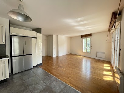 Feelhoome Agence Immobilière, Agence Immobilière à Clamart