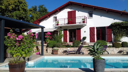 Julia Daireaux Iad France Pays Basque Sud Landes Agence Immobilière à Bayonne