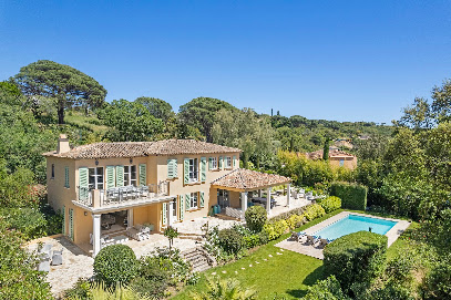 Bossy Realty - Agence Immobilière Golf De Gassin Agence Immobilière à Gassin