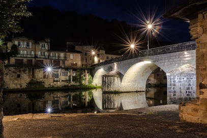 TEULIERE Réseau  meilleurs biens., Agence Immobilière à Laroquebrou