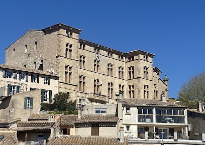 CRYZA Immobilier By Céline Faye AIX EN PROVENCE - EGUILLES, Agence Immobilière à Éguilles