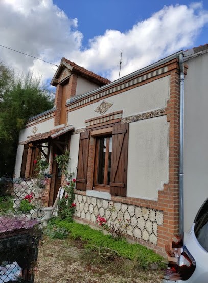 Aldjia HUSSON - iad France, Agence Immobilière à La Ferté-Saint-Aubin