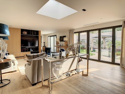 Iad France - Sophie GUIBERT votre conseillère en immobilier, Agence Immobilière à Saint-Cyr-l'École