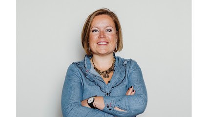 Vanessa Viot Conseiller Immobilier Morlaàs - Iad France, Agence Immobilière à Ouillon