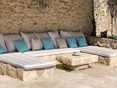 CAROLINE D’AVRIL Le rendez-vous immobilier, Agence Immobilière à Saint-Marc-Jaumegarde