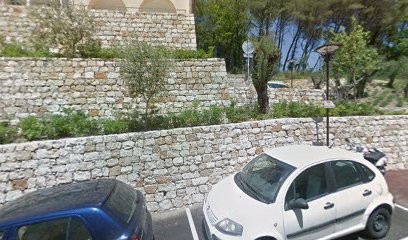 Sandy Dousseaud IAD France Cote d'Azur, Agence Immobilière au Rouret