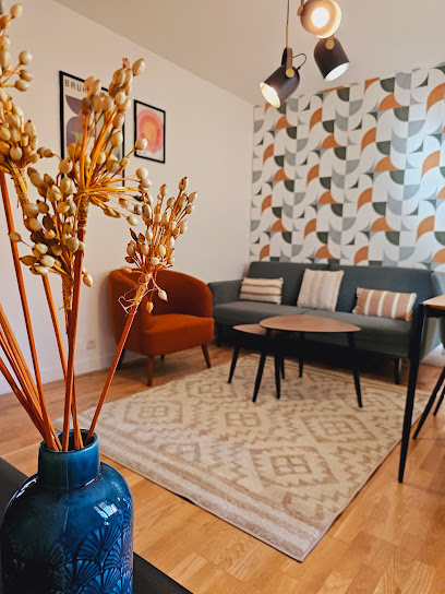 Agent Immobilier & Architecte D'intérieur - Anastasia Gramzina Agence Immobilière à Champagne-au-Mont-d'Or