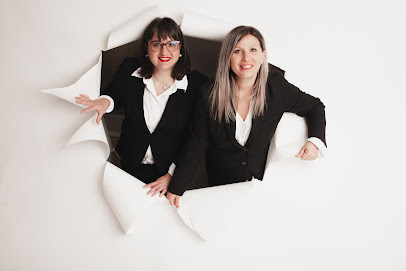 Anne Laure Paravisini Et Cristina Szilaghy Conseillères En Immobilier Proprietes Privees.com Agence Immobilière à Castelnaudary