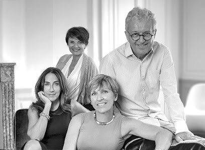 Agence Immobilière HOTEL PARTICULIER ECULLY, Agence Immobilière à Écully