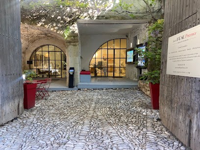 Daniel Féau Luberon & Alpillles - Achat, vente et location saisonnière de prestige, Agence Immobilière à Lourmarin