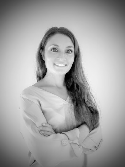 Elisabeth COURBAUD IAD France, Agence Immobilière à Poussan