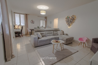 Mélanie Correia - Docteur House Immo Agence Immobilière à Mézières-sur-Seine