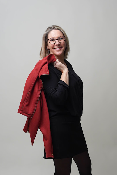 Karine Aparissi, Agence Immobilière à Sernhac