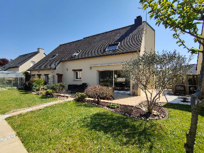 Anthony Miccoli Conseiller Immobilier Iad Agence Immobilière à Châteaugiron