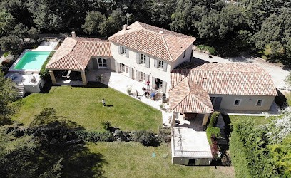 Agence Immobilière Aix & Provence Nathalie COQUIN, Agence Immobilière à Jouques