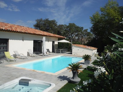 Villas Porto Vecchio : Piscine chaufée & Jacuzzi, Agence Immobilière à Porto-Vecchio