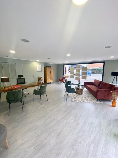 Hélène Louis Immobilier, Agence Immobilière à Santes