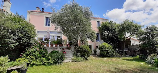 Floriane Bonneau IAD France, Agence Immobilière à La Montagne