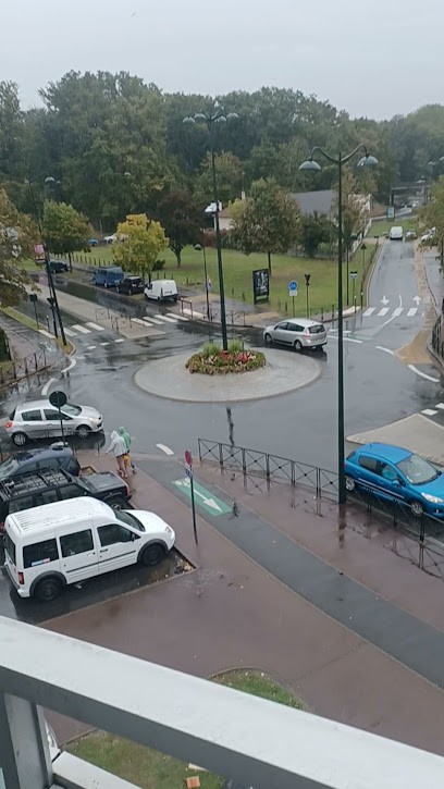 H.l.m Emmaüs, Agence Immobilière à Étampes