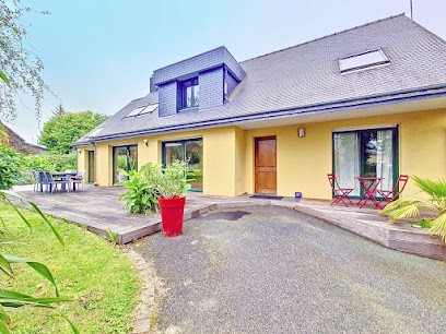 Laurence LE PERSON Conseiller immobilier IAD à LANNION, Agence Immobilière à Lannion