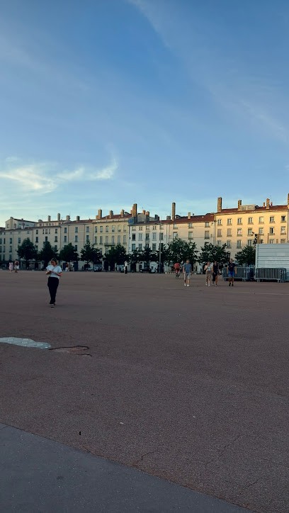 Régie Favre de Fos, Agence Immobilière à Lyon 09